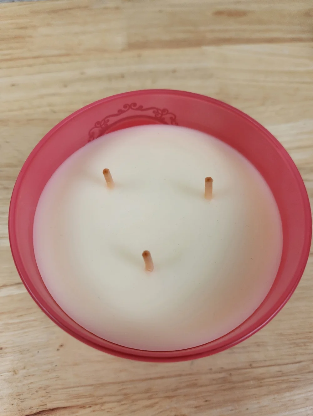 Bath & Body Works Pink Prosecco Frosting 3 Wick Scented Candle 14.5 oz Glass Lid - Picture 4 of 5